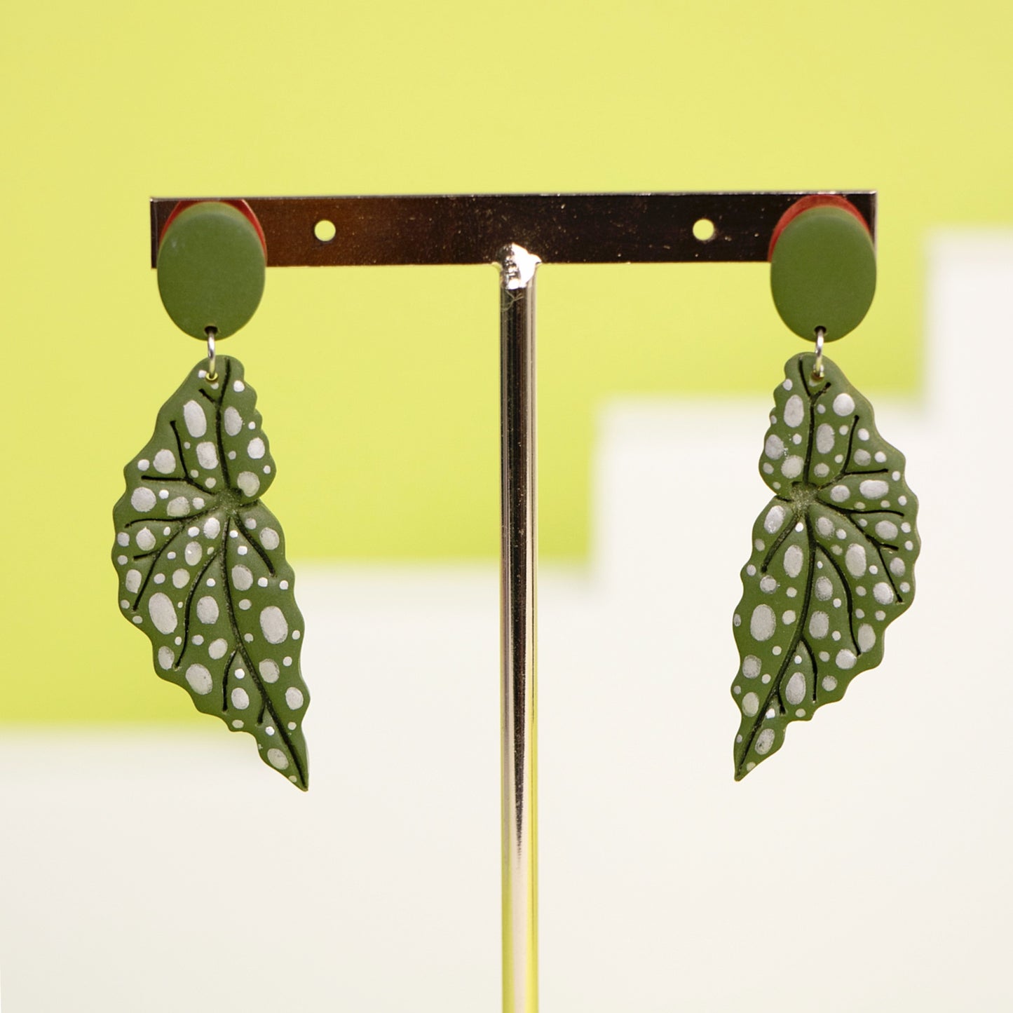 Pendientes alocasia